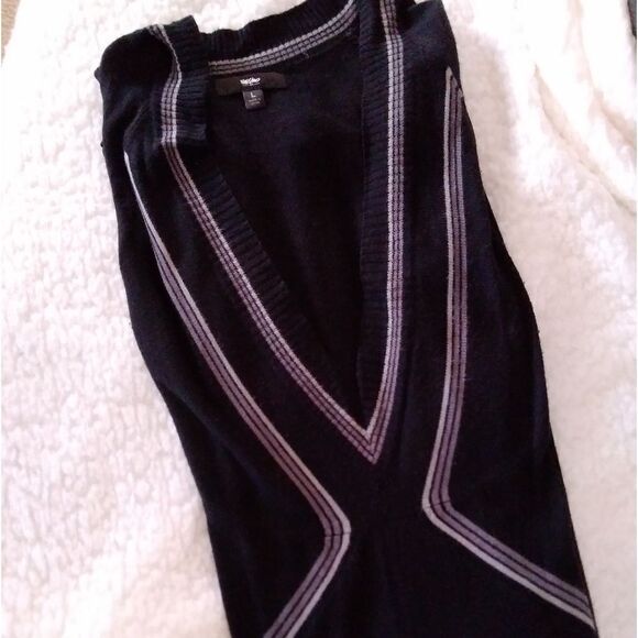 Mossimo V-Neck Sweater Dress - Picture 5 of 7